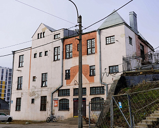 Новости: РЖД заплатит 6,2 млн рублей за халатность: почему владельцам объектов культурного наследия выгоднее делегировать реставрацию профессионалам